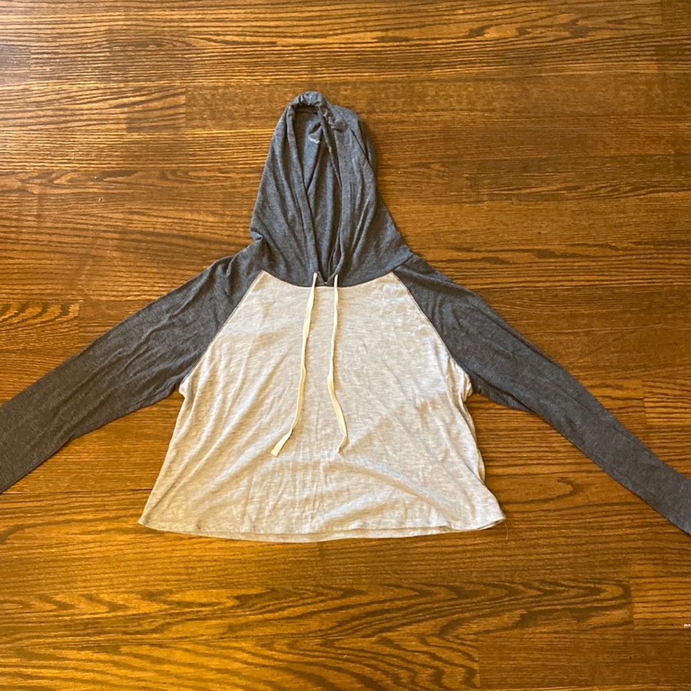 cropped long sleeve with hood